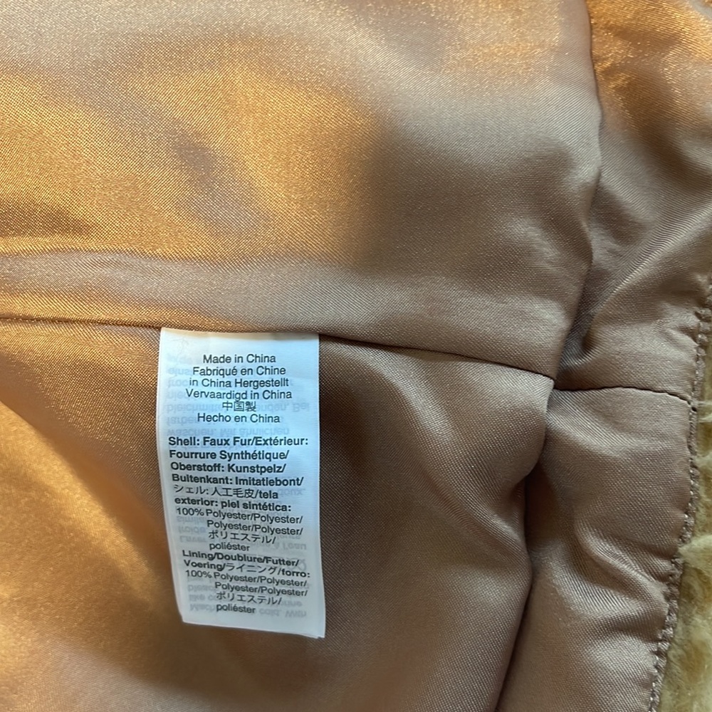 EUC j crew faux fur excursion vest size small - Picture 9 of 11